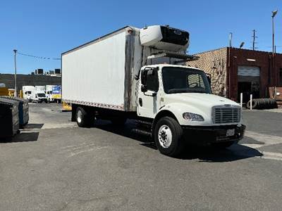 Freightliner M2 24 ft Refrigerated Truck - 220HP, 6 Speed Manual