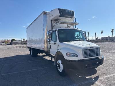 Freightliner M2 26 ft Refrigerated Truck - 220HP, 7 Speed Automatic, Carrier SUPRA860