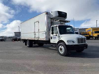 Freightliner M2 26 ft Refrigerated Truck - 220HP, 6 Speed Automatic