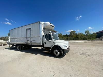 Freightliner M2 26 ft Refrigerated Truck - 220HP, 7 Speed Automatic, Thermo King T880S-50