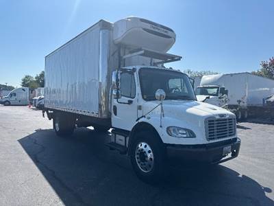 Freightliner M2 22 ft Refrigerated Truck - 220HP, 6 Speed Automatic, Thermo King T880S-30