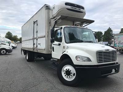 Freightliner M2 26 ft Refrigerated Truck - 220HP, 6 Speed Automatic