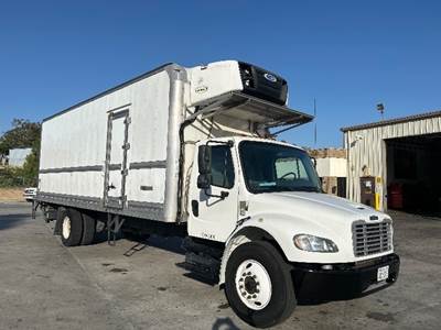 Freightliner M2 26 ft Refrigerated Truck - 220HP, 6 Speed Automatic, Carrier SUPRA960
