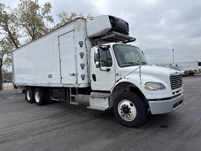 Freightliner M2 26 ft Refrigerated Truck - 270HP, 6 Speed Automatic, Carrier SUPRA960