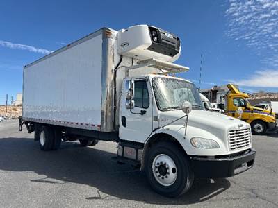 Freightliner M2 24 ft Refrigerated Truck - 220HP, 6 Speed Automatic, Carrier SUPRA960