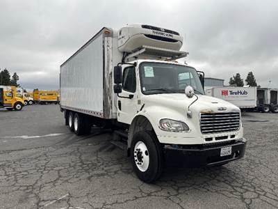 Freightliner M2 26 ft Refrigerated Truck - 300HP, 6 Speed Automatic, Thermo King T680R-30