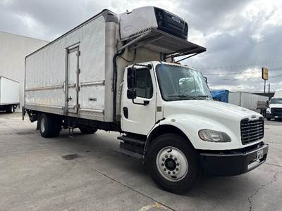 Freightliner M2 26 ft Refrigerated Truck - 220HP, 6 Speed Automatic, Carrier SUPRA960