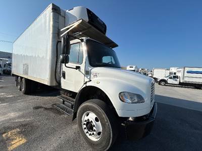 Freightliner M2 26 ft Refrigerated Truck - 300HP, 6 Speed Automatic, Carrier SUPRA860