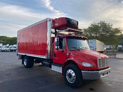 Freightliner M2 Refrigerated Truck - 220HP, 6 Speed Automatic, Carrier SUPRA860