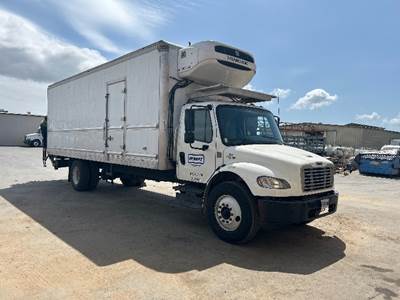 Freightliner M2 26 ft Refrigerated Truck - 220HP, 7 Speed Automatic