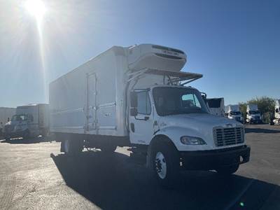 Freightliner M2 26 ft Refrigerated Truck - 220HP, 6 Speed Automatic