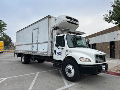 Freightliner M2 26 ft Refrigerated Truck - 220HP, 7 Speed Automatic