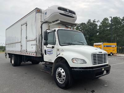 Freightliner M2 26 ft Refrigerated Truck - 220HP, 7 Speed Automatic