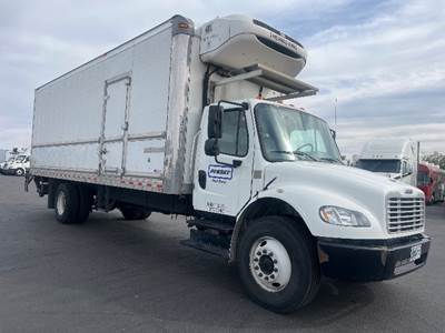 Freightliner M2 26 ft Refrigerated Truck - 220HP, 7 Speed Automatic