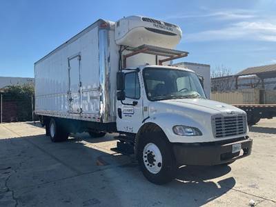 Freightliner M2 26 ft Refrigerated Truck - 220HP, 7 Speed Automatic
