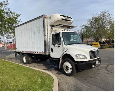 Freightliner M2 Refrigerated Truck - 220HP, 6 Speed Automatic, Thermo King T680S-30