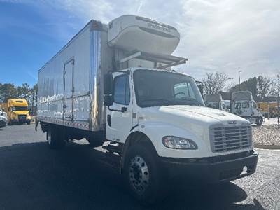 Freightliner M2 26 ft Refrigerated Truck - 220HP, 7 Speed Automatic