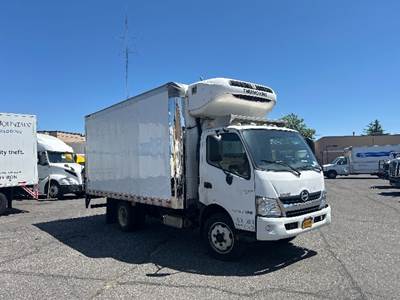 Hino 195 16 ft Refrigerated Truck - 210HP, 6 Speed Automatic, Thermo King T580R-50