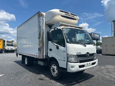 Hino 195 16 ft Refrigerated Truck - 210HP, 6 Speed Automatic, Thermo King T680R-30