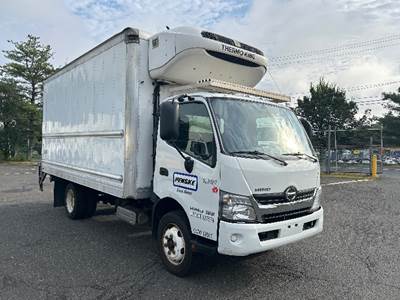 Hino 195 16 ft Refrigerated Truck - 210HP, 6 Speed Automatic, Thermo King T680S-50