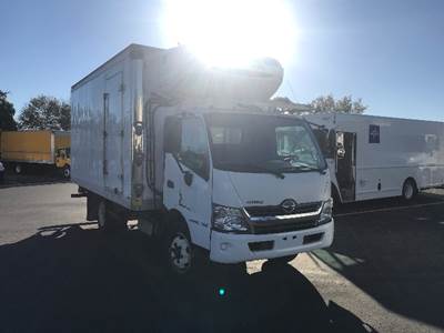 Hino 195 Refrigerated Truck - 210HP, 6 Speed Automatic, Thermo King T580R-50