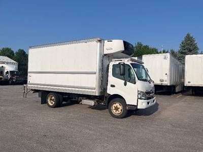 Hino 195 16 ft Refrigerated Truck - 210HP, 6 Speed Automatic, Carrier SUPRA660