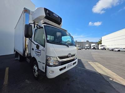 Hino 195 Refrigerated Truck - 210HP, 6 Speed Automatic, Carrier SUPRA560