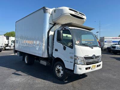 Hino 195 Refrigerated Truck - 210HP, 6 Speed Automatic, Thermo King T680R-50