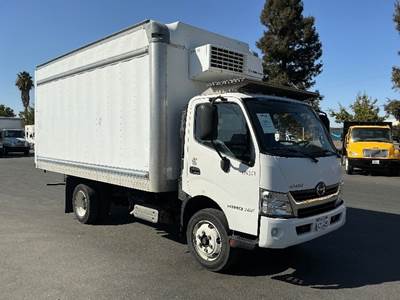 Hino 195 Refrigerated Truck - 210HP, 6 Speed Automatic, Thermo King V520-10