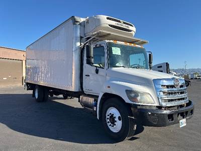 Hino 268 26 ft Refrigerated Truck - 230HP, 6 Speed Automatic, Thermo King T880S-50