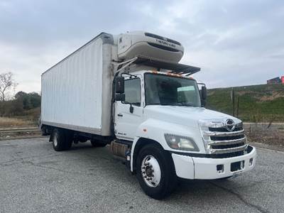 Hino 268 26 ft Refrigerated Truck - 230HP, 6 Speed Automatic, Thermo King T880R-50