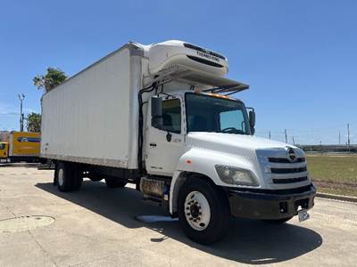 Hino 268 26 ft Refrigerated Truck - 230HP, 6 Speed Automatic, Thermo King T880R-50
