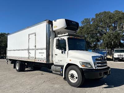 Hino 338 26 ft Refrigerated Truck - 260HP, 6 Speed Automatic, Carrier SUPRA960