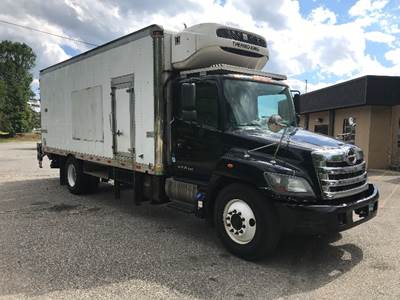 Hino 338 22 ft Refrigerated Truck - 260HP, 6 Speed Automatic, Thermo King T1080S50