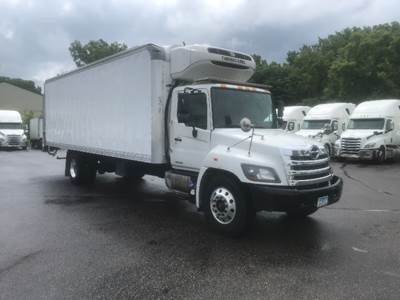 Hino 338 26 ft Refrigerated Truck - 260HP, 6 Speed Automatic, Thermo King T880R-50