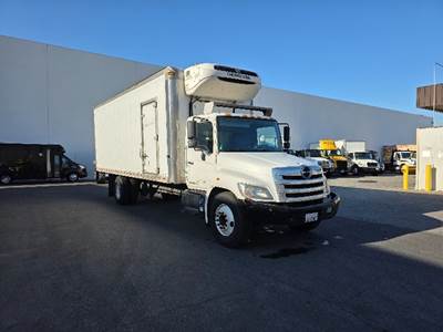 Hino 338 24 ft Refrigerated Truck - 260HP, 6 Speed Automatic, Thermo King T680R-50