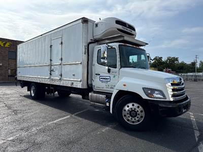 Hino 338 26 ft Refrigerated Truck - 260HP, 6 Speed Automatic