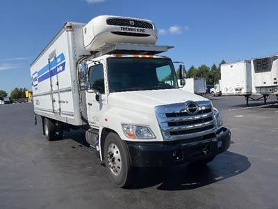 Hino 338 26 ft Refrigerated Truck - 260HP, 6 Speed Automatic, Thermo King T1080S50