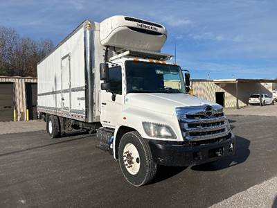 Hino 338 26 ft Refrigerated Truck - 260HP, 6 Speed Automatic