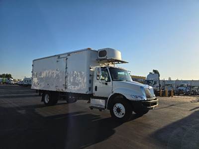 International 4300 22 ft Refrigerated Truck - 240HP, 6 Speed Automatic