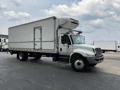 International 4300 26 ft Refrigerated Truck - 240HP, 7 Speed Automatic, Thermo King T880S-50