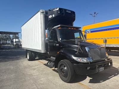 International 4300 20 ft Refrigerated Truck - 220HP, 6 Speed Automatic, Carrier SUPRA760