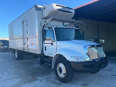 International 4300 Refrigerated Truck - 220HP, 7 Speed Automatic, Thermo King T880S-50