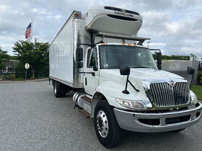International 4300 26 ft Refrigerated Truck - 220HP, 6 Speed Automatic