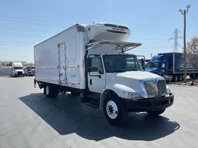 International 4300 26 ft Refrigerated Truck - 220HP, 7 Speed Automatic, Thermo King T880S-50