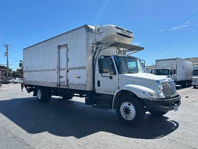 International 4300 Refrigerated Truck - 220HP, 7 Speed Automatic, Thermo King T880S-50