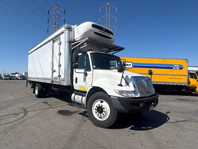 International 4300 Refrigerated Truck - 240HP, 7 Speed Automatic, Thermo King T1080S30
