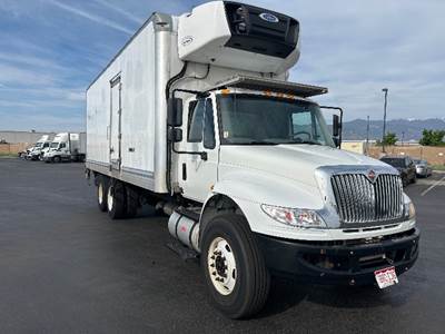International 4400 26 ft Refrigerated Truck - 315HP, 6 Speed Automatic