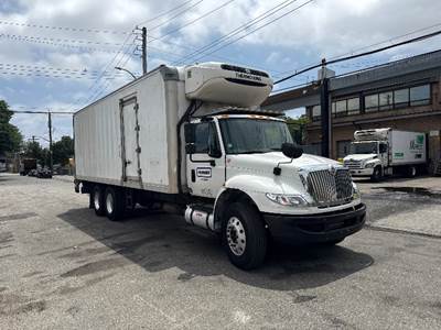 International 4400 26 ft Refrigerated Truck - 260HP, 6 Speed Automatic