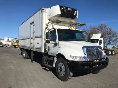 International MV607 26 ft Refrigerated Truck - 220HP, 7 Speed Automatic